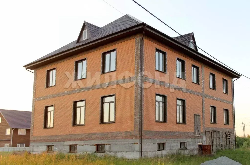 Дом в Новосибирская область, Новосибирский район, Кудряшовский ... - Фото 0