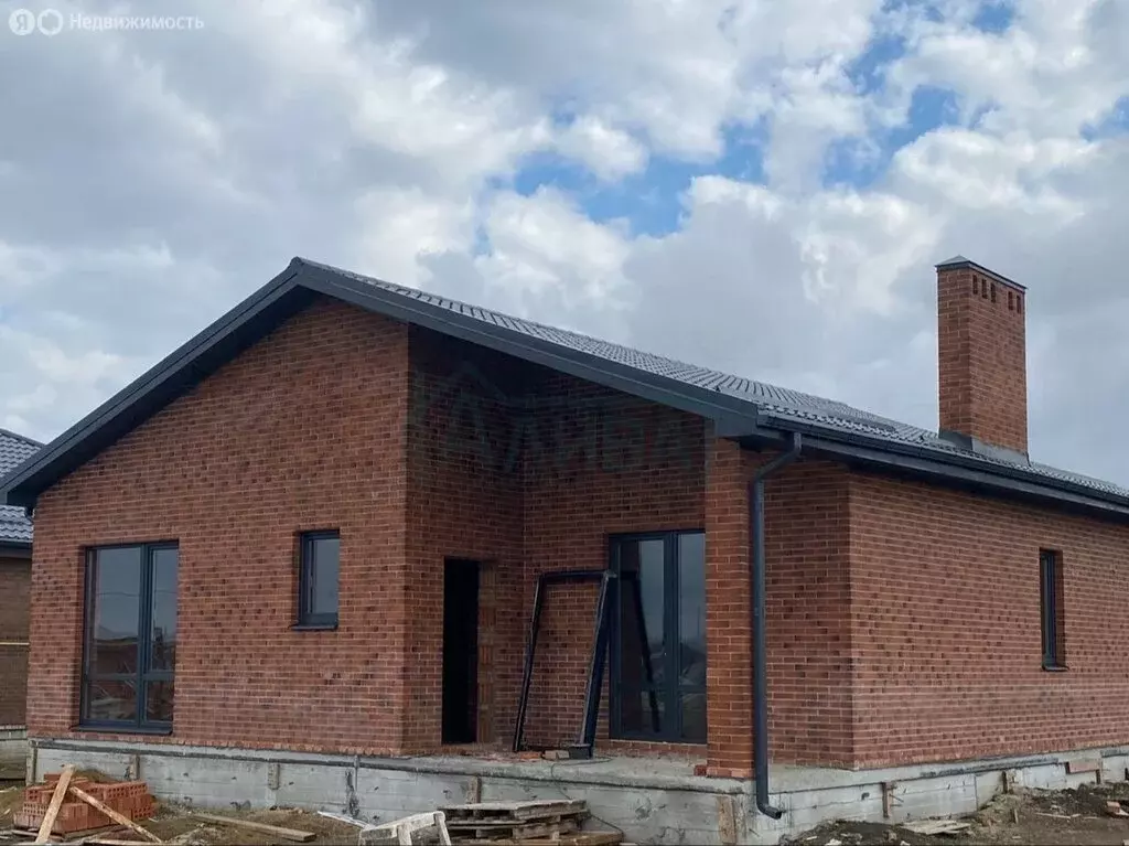 Дом в Новочеркасск, улица Красина (120 м) - Фото 1