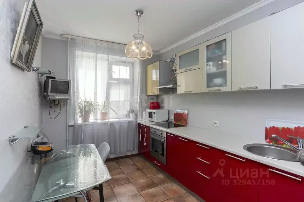 3-к кв. Тюменская область, Тюмень ул. Монтажников, 11 (65.4 м) - Фото 1