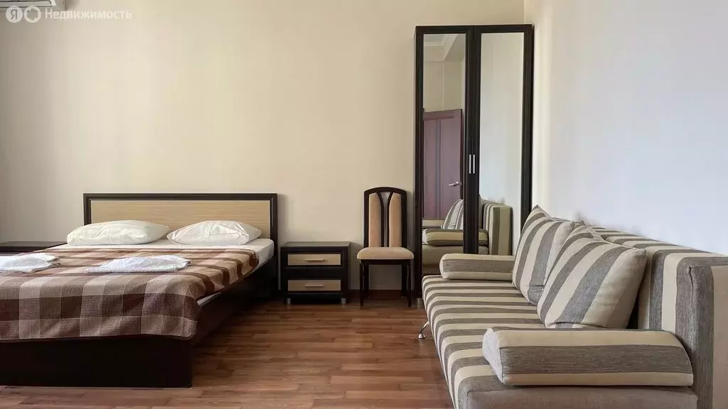 2-комнатная квартира: Алушта, улица Багликова, 21 (46.2 м) - Фото 1