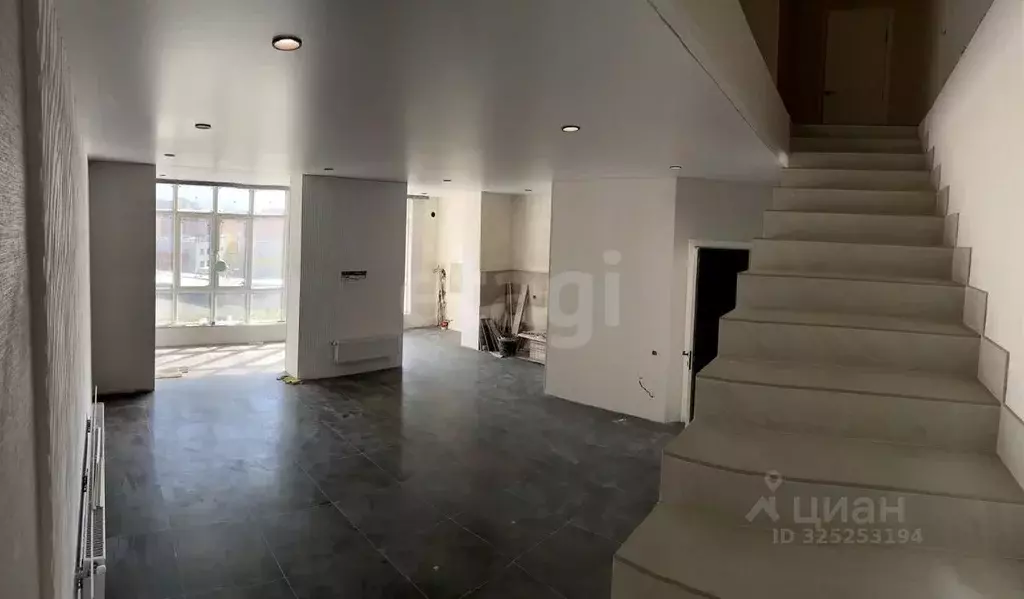 Студия Северная Осетия, Владикавказ ул. Астана Кесаева, 39 (110.0 м) - Фото 1