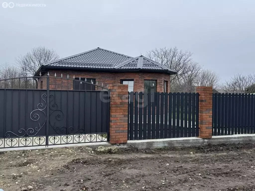 Дом в Гостагаевская, улица 8 Марта (100 м) - Фото 1