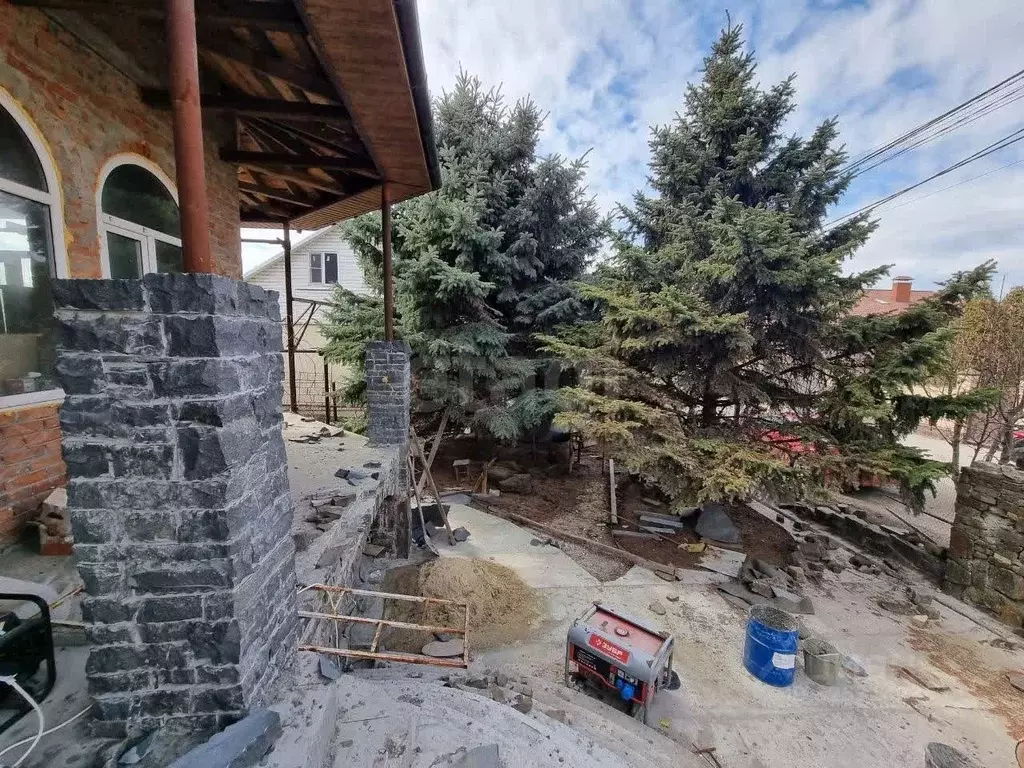 Дом в Ростовская область, Неклиновский район, Новобессергеневское ... - Фото 1