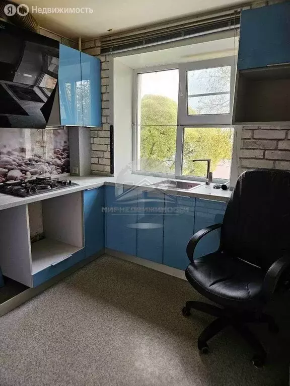 3-комнатная квартира: посёлок городского типа Пролетарий, улица ... - Фото 1