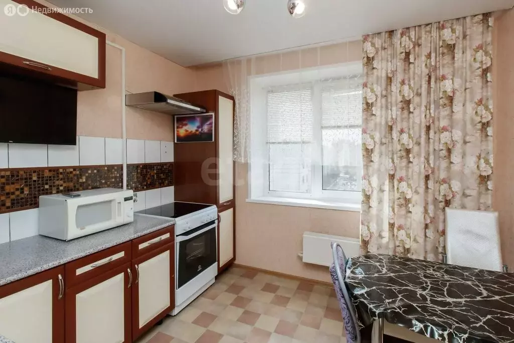 2-комнатная квартира: Тюмень, улица Александра Логунова, 3 (50.6 м) - Фото 1