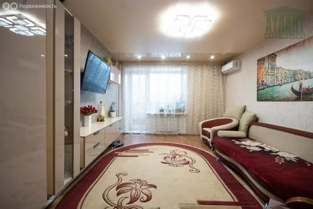 3-комнатная квартира: Хабаровск, улица Пирогова, 8Б (60 м) - Фото 1