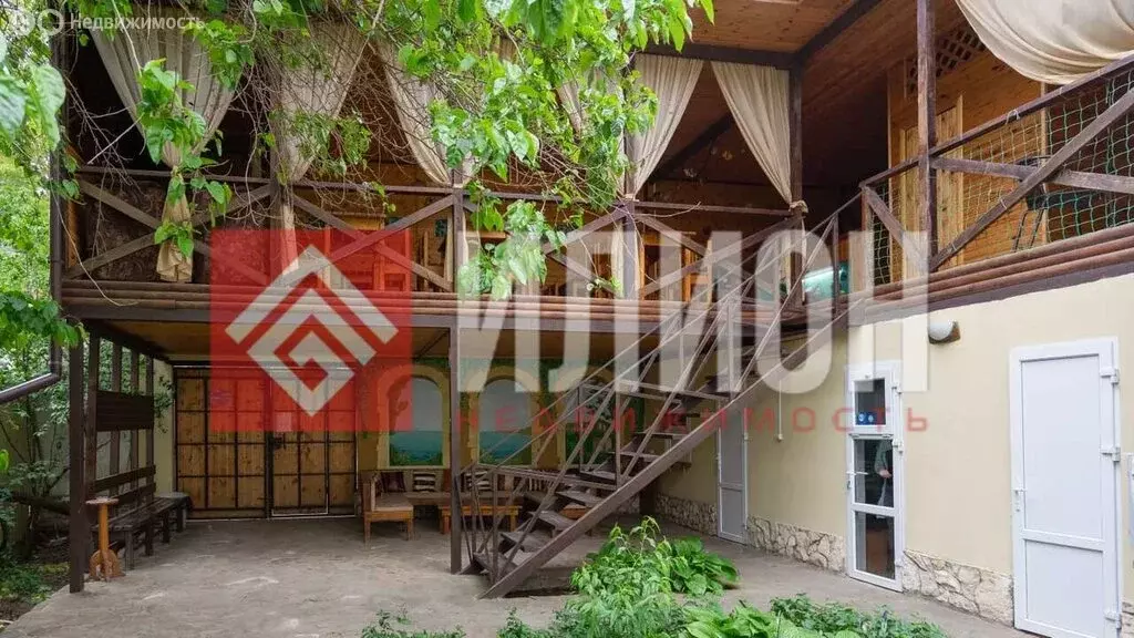 Дом в Феодосия, улица Федько, 50 (320 м) - Фото 1
