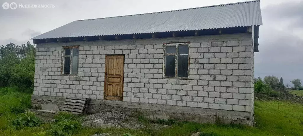 Дом в село Чермен, улица Хазби Цаболова, 65 (50 м) - Фото 0