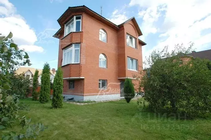 Дом в Москва д. Городище, ул. Набережная (250 м) - Фото 1