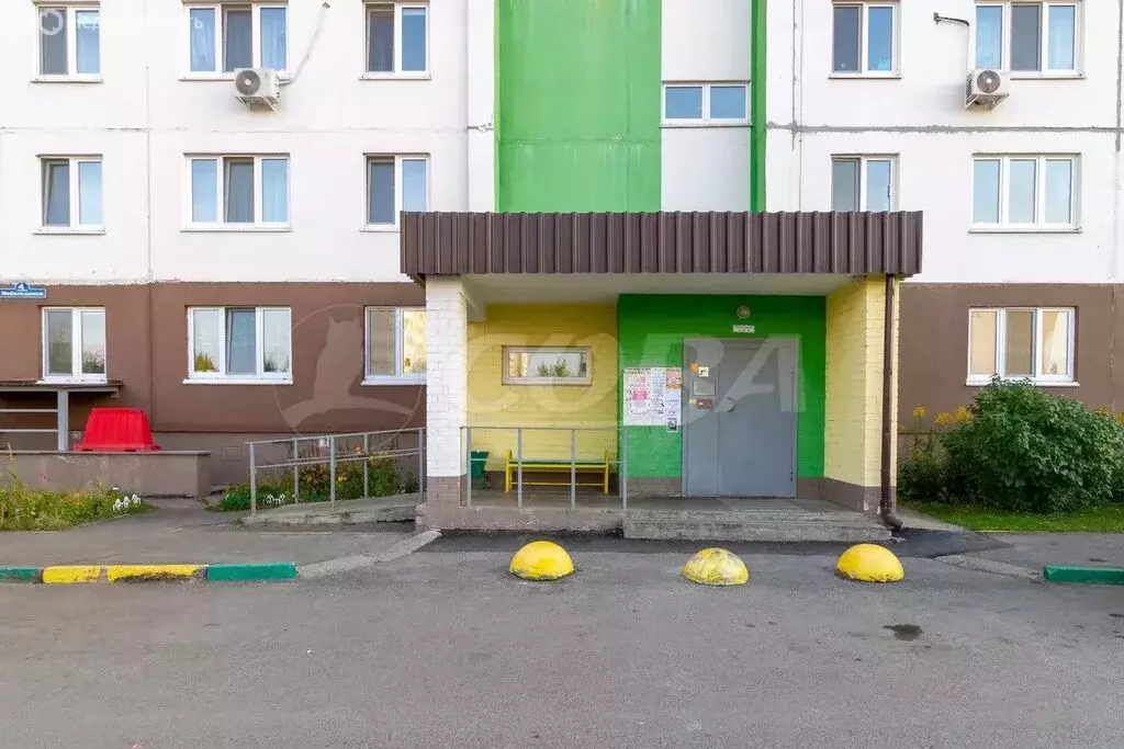 3-комнатная квартира: Тюмень, улица Мебельщиков, 4 (66.1 м) - Фото 0