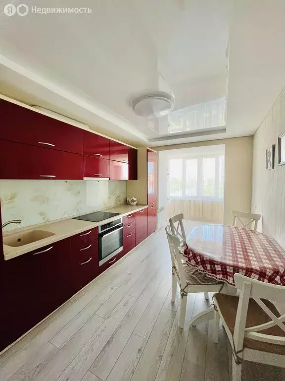 3-комнатная квартира: Томск, улица Матросова, 3 (85 м) - Фото 0