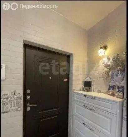 4-комнатная квартира: Омск, проспект Комарова, 15 (90 м) - Фото 2