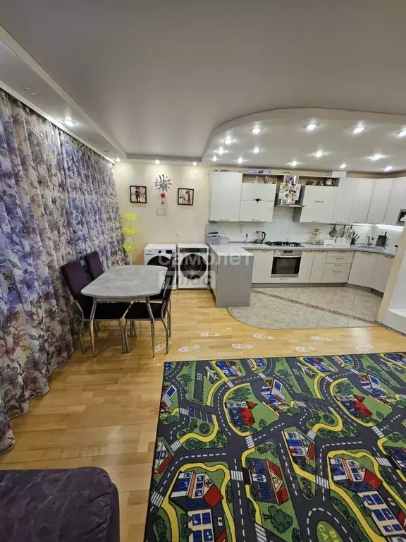 3-к кв. Свердловская область, Екатеринбург ул. Техническая, 68 (75.1 ... - Фото 0