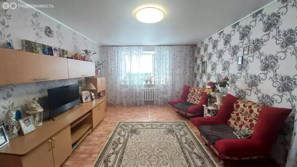 3-комнатная квартира: Заводоуковск, улица Усадьба ЛПХ, 21 (63 м) - Фото 0