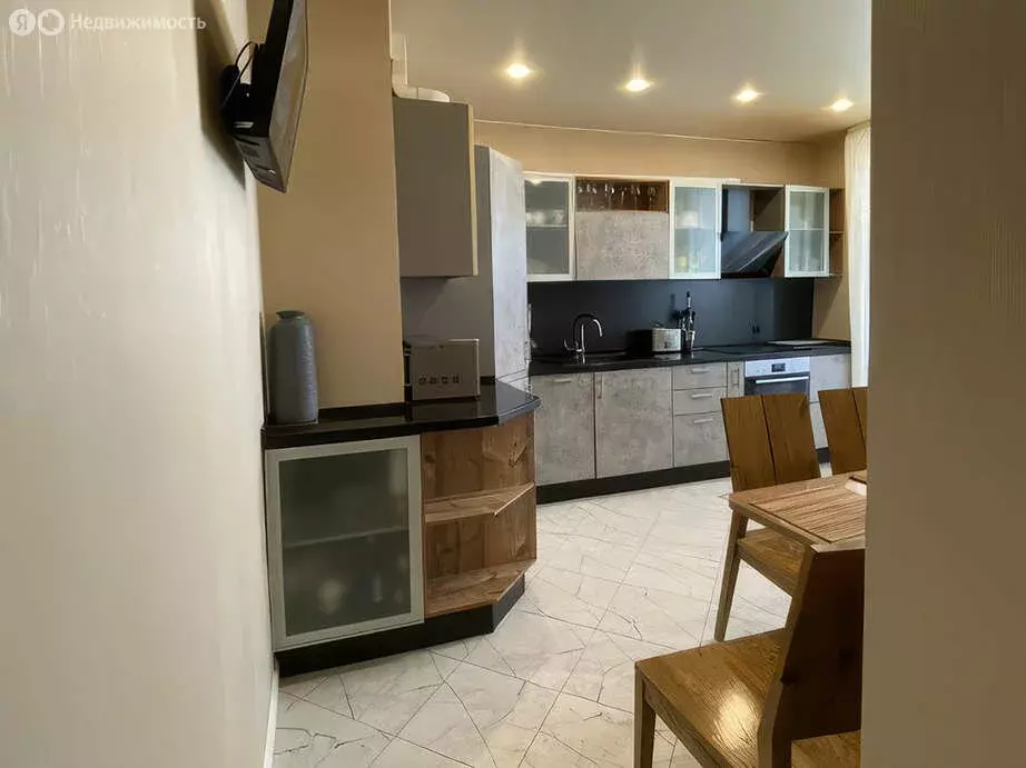 3-комнатная квартира: Краснодар, Ставропольская улица, 18 (75.8 м) - Фото 0