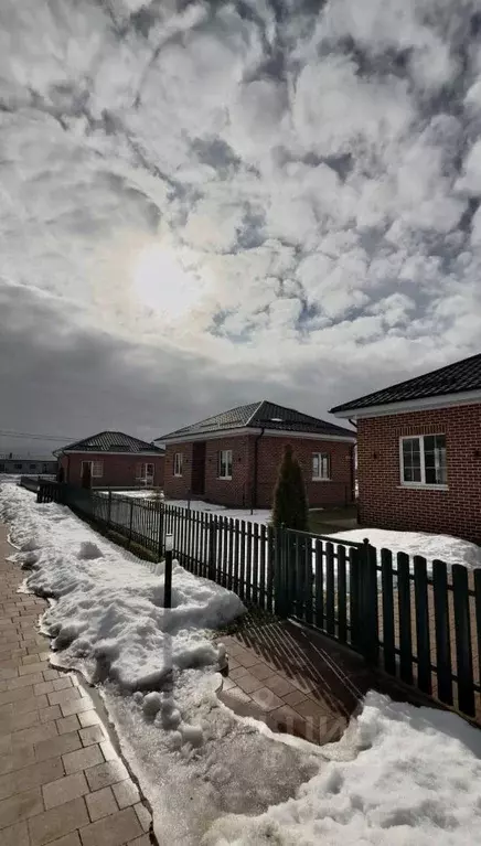 Дом в Калининградская область, Гурьевский муниципальный округ, пос. ... - Фото 1