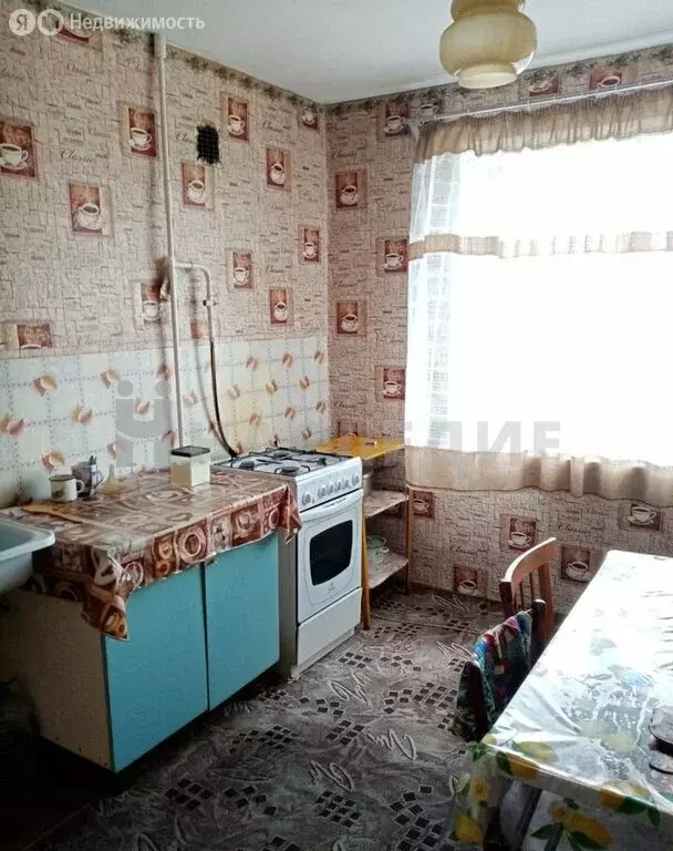 3-комнатная квартира: Каменск-Шахтинский, улица Ворошилова, 154 (64.9 ... - Фото 0
