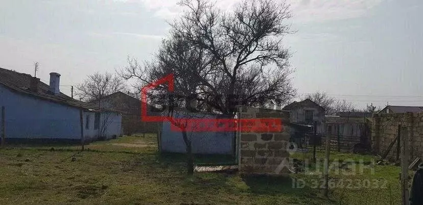 Дом в Крым, Сакский район, Вересаевское с/пос, с. Глинка ул. ... - Фото 1