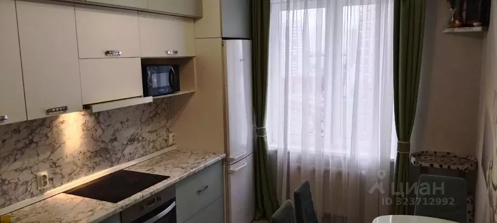 3-к кв. Свердловская область, Екатеринбург ул. Краснолесья, 147 (79.0 ... - Фото 1