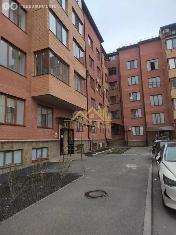 2-комнатная квартира: Владикавказ, проспект Героев Отечества, 7 (78 м) - Фото 1