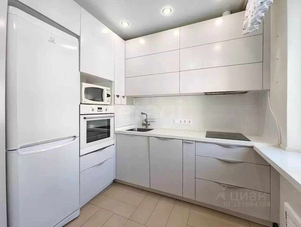 2-к кв. Тюменская область, Тюмень Солнечный проезд, 22 (54.0 м) - Фото 1