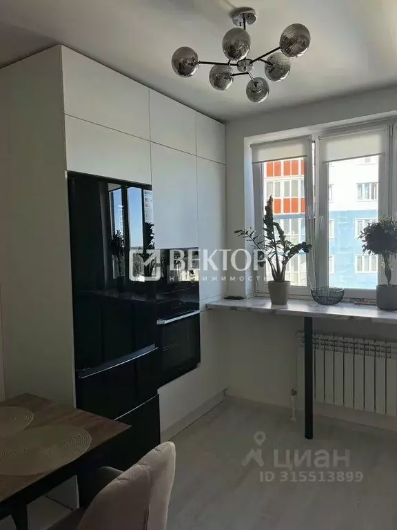3-к кв. Ивановская область, Кохма ул. Ивановская, 73к3 (65.4 м) - Фото 0