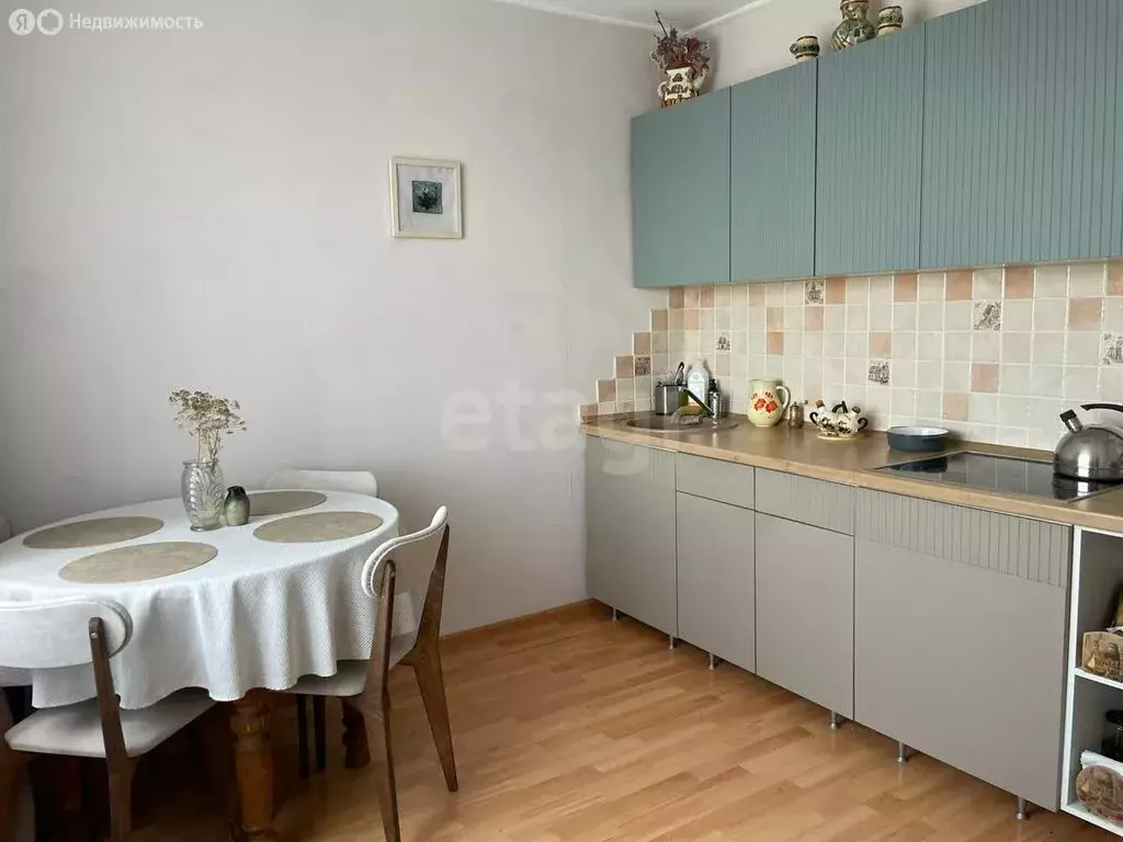 3-комнатная квартира: Южноуральск, улица Победы, 18 (63.2 м) - Фото 0