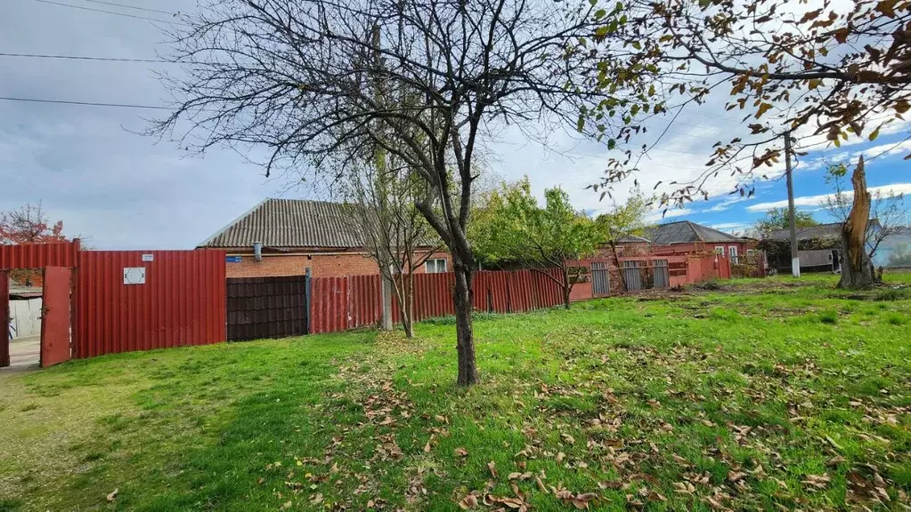 Дом в Краснодарский край, Армавир городской округ, пос. Заветный ул. ... - Фото 1