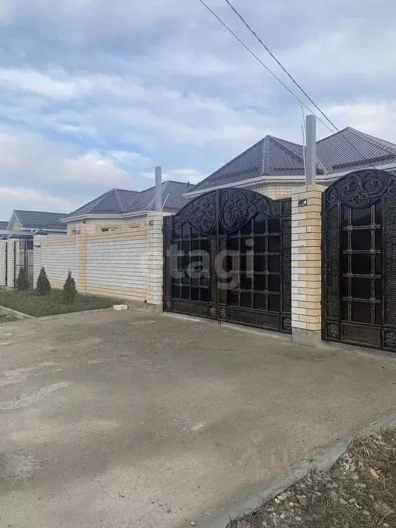 Дом в Ставропольский край, Михайловск Шпаковский район, ул. Бориса ... - Фото 1