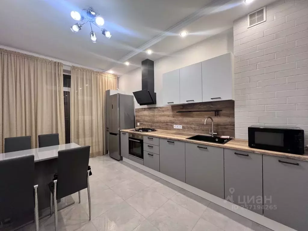 1-к кв. Татарстан, Казань ул. Достоевского, 4 (52.0 м) - Фото 1