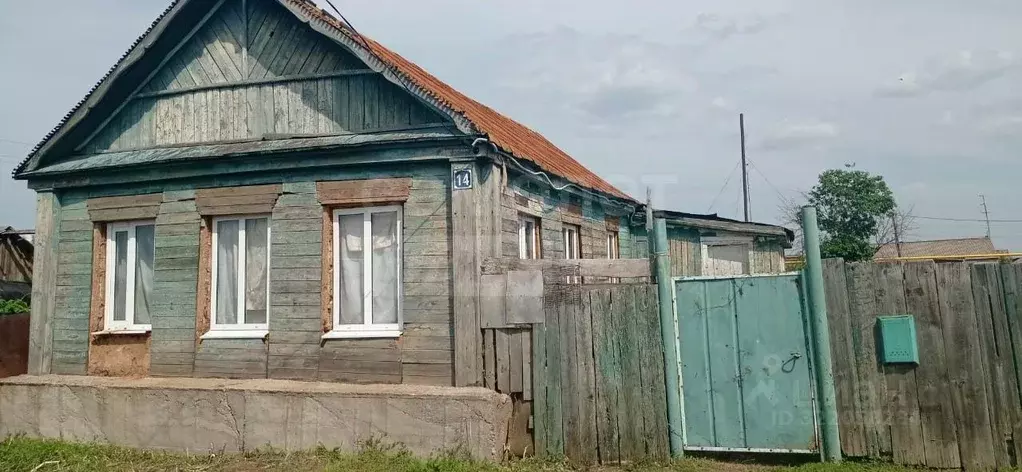 Дом в Оренбургская область, Переволоцкий район, с. Татищево ул. ... - Фото 1