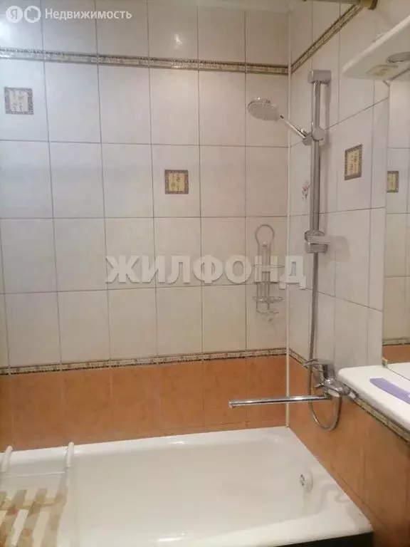 3-комнатная квартира: Нижний Тагил, Красноармейская улица, 38 (76.7 м) - Фото 1