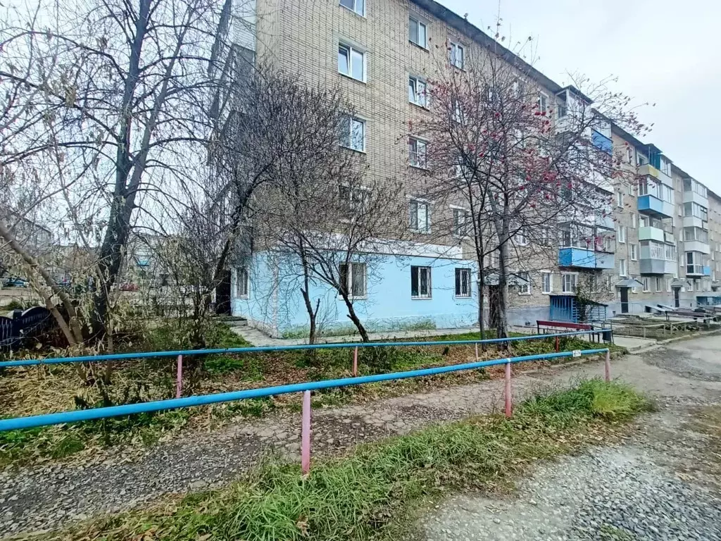 3-к кв. Свердловская область, Алапаевск ул. Братьев Останиных, 28 ... - Фото 1