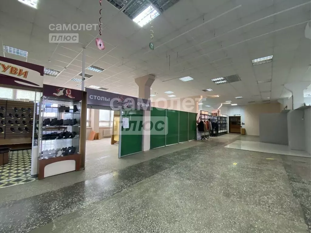 Торговая площадь в Марий Эл, Йошкар-Ола Комсомольская ул., 110 (54 м) - Фото 1