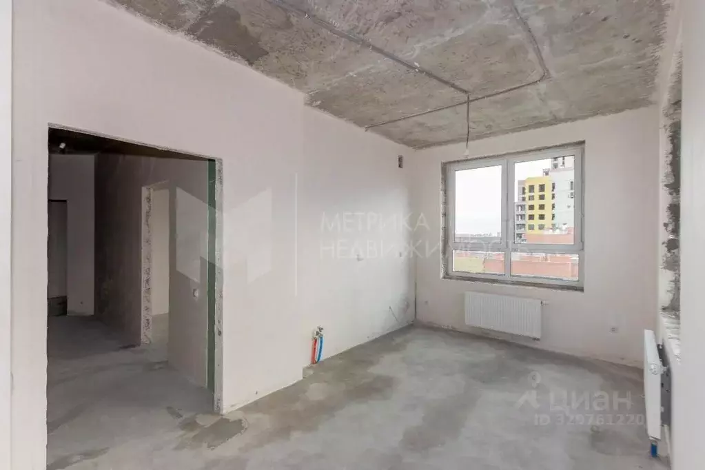 2-к кв. Тюменская область, Тюмень ул. Евгения Войнова, 7 (81.2 м) - Фото 0