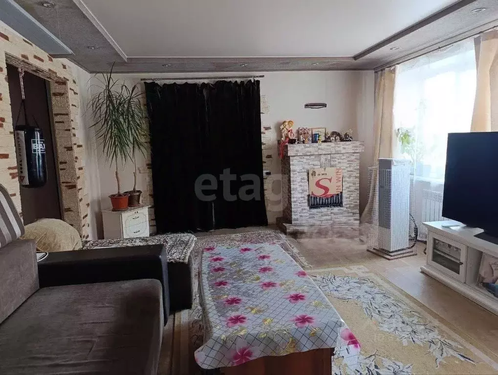 Дом в Кемеровская область, Березовский Барзасская ул., 26 (200 м) - Фото 1