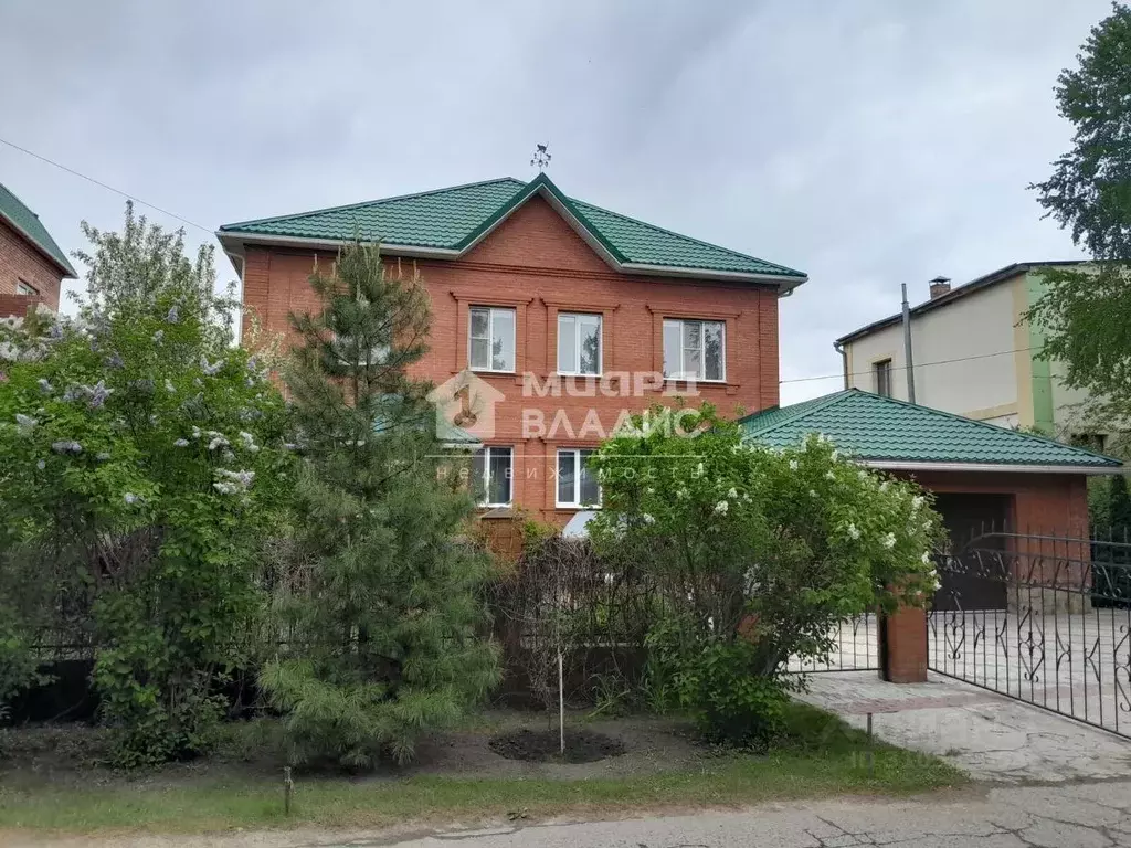 Дом в Омская область, Омск ул. 8-я Солнечная (220 м) - Фото 0