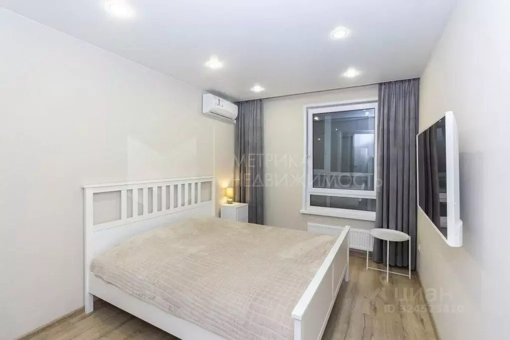 1-к кв. Тюменская область, Тюмень ул. Андрея Бушуева, 2 (34.4 м) - Фото 1