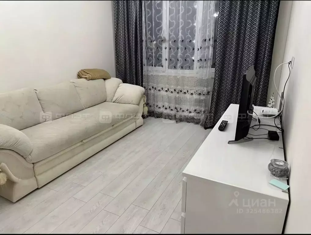 1-к кв. Татарстан, Казань Комсомольская ул., 1 (44.0 м) - Фото 2