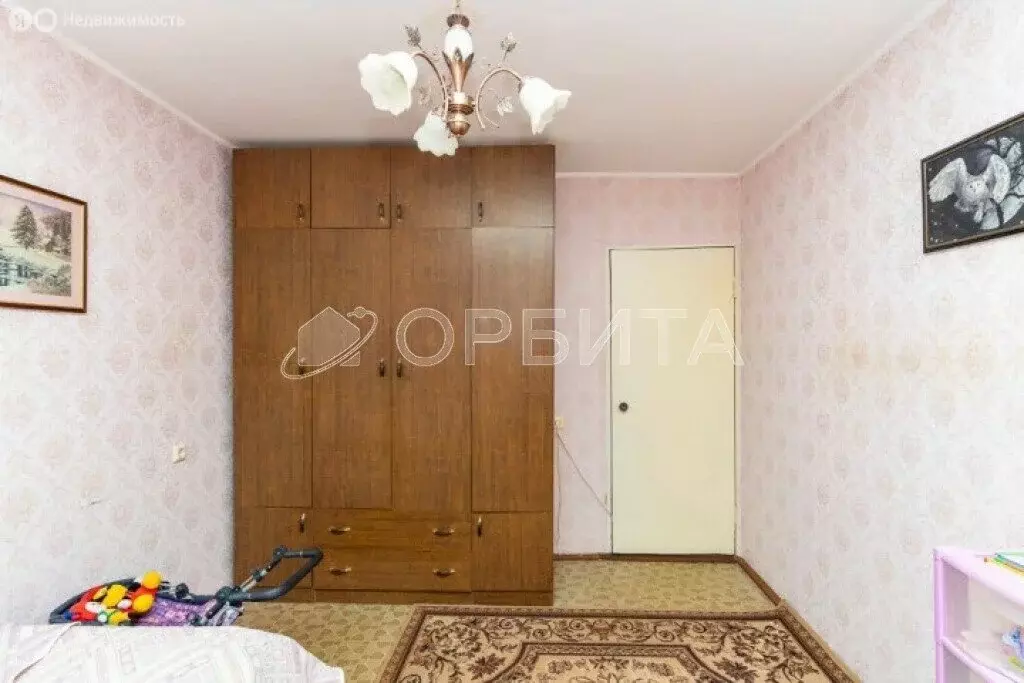 3-комнатная квартира: Тюмень, улица Монтажников, 16 (64.9 м) - Фото 1