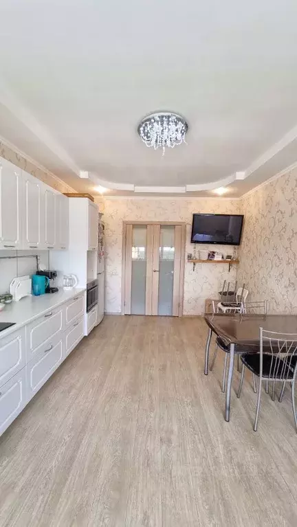 2-к кв. Ханты-Мансийский АО, Сургут ул. Крылова, 36 (70.0 м) - Фото 1