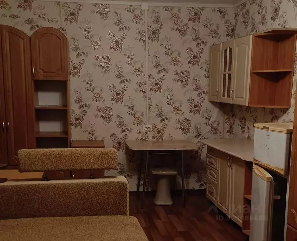 Комната Курская область, Курск Республиканская ул., 60 (18.0 м) - Фото 1