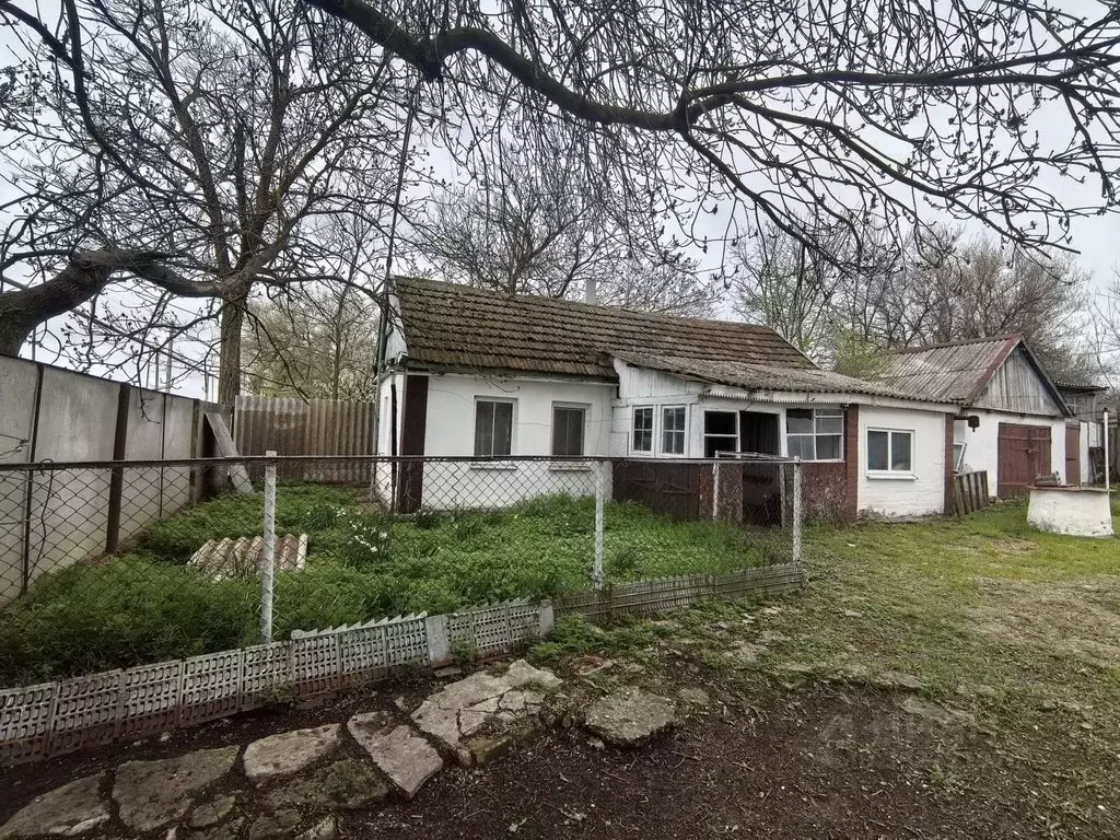 Дом в Ставропольский край, Ипатовский муниципальный округ, с. ... - Фото 1