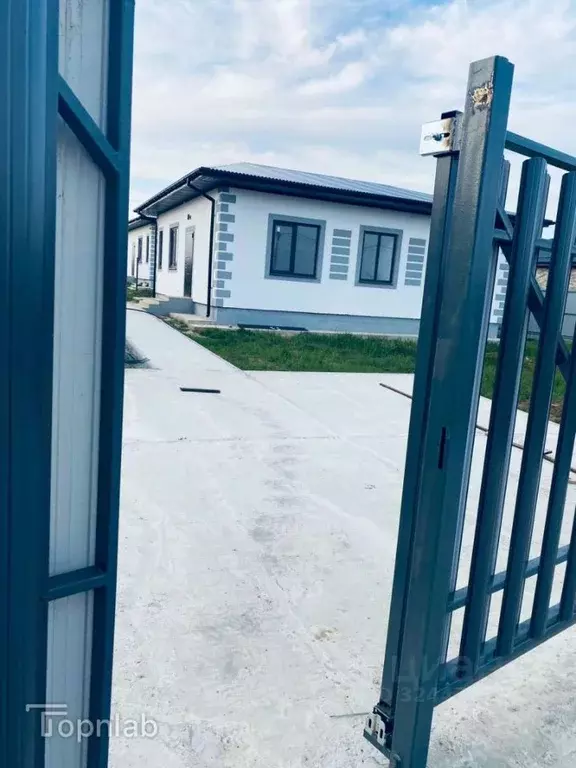 Дом в Краснодарский край, Темрюкский район, Тамань ст-ца ул. Карла ... - Фото 1