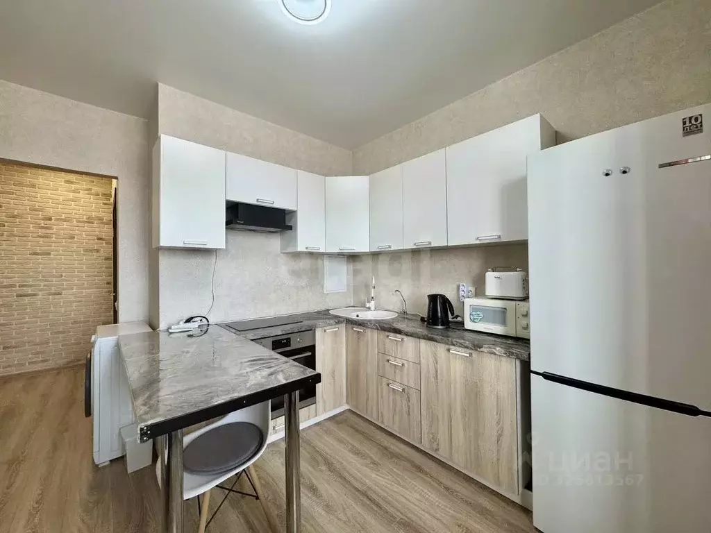 1-к кв. Тюменская область, Тюмень ул. Парада Победы, 7 (36.0 м) - Фото 1