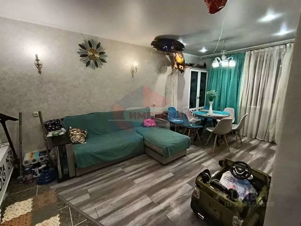 3-к кв. Белгородская область, Шебекино ул. 50 лет Октября, 6 (62.8 м) - Фото 2