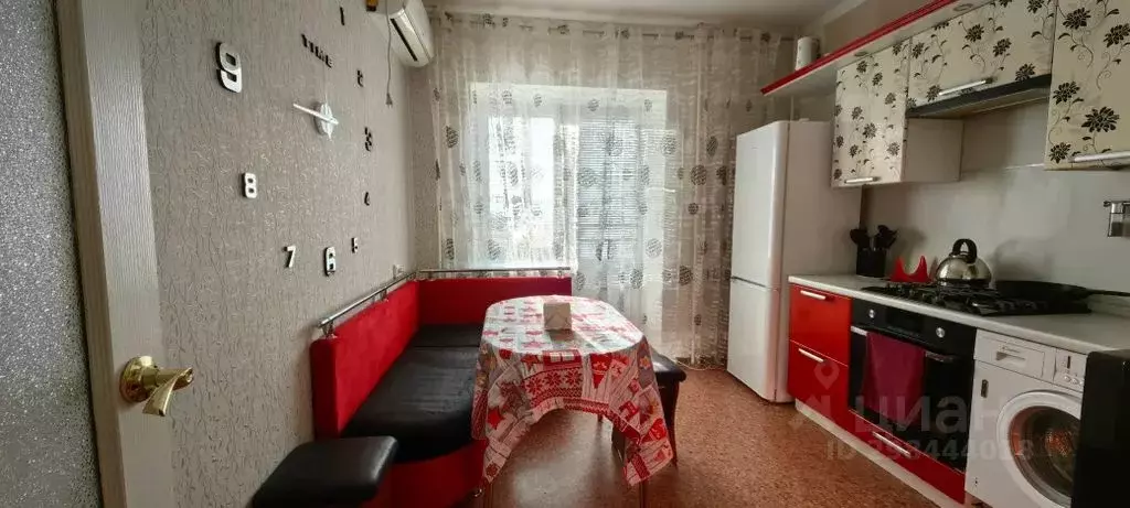 1-к кв. Белгородская область, Губкин Севастопольская ул., 107 (43.0 м) - Фото 0