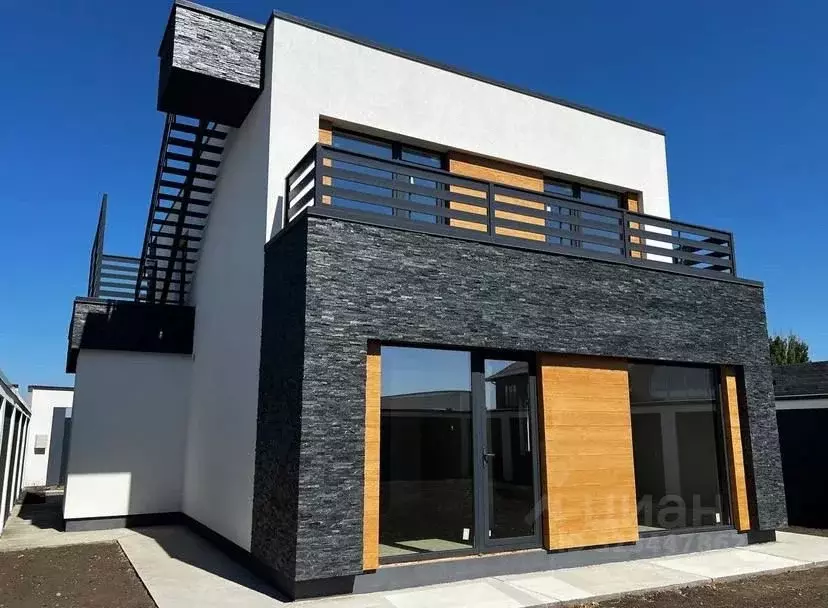 Дом в Краснодарский край, Краснодар ул. Баха (250 м) - Фото 2