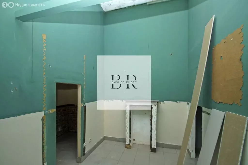 Торговая площадь (427 м) - Фото 1