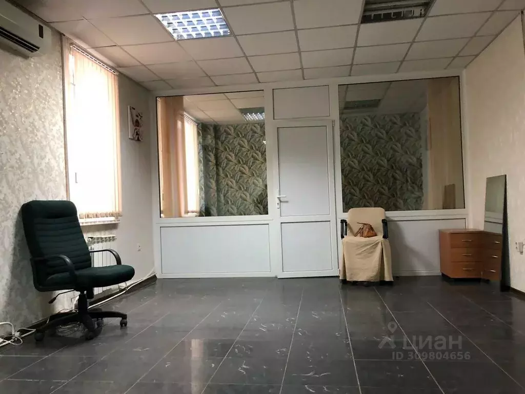 Помещение свободного назначения в Саратовская область, Саратов ул. ... - Фото 1